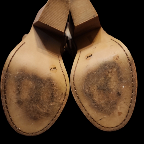 Vince Camuto Karinta Block 4" Booties - Picture 9 of 10